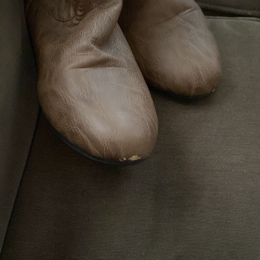 Boots - Picture 7 of 7